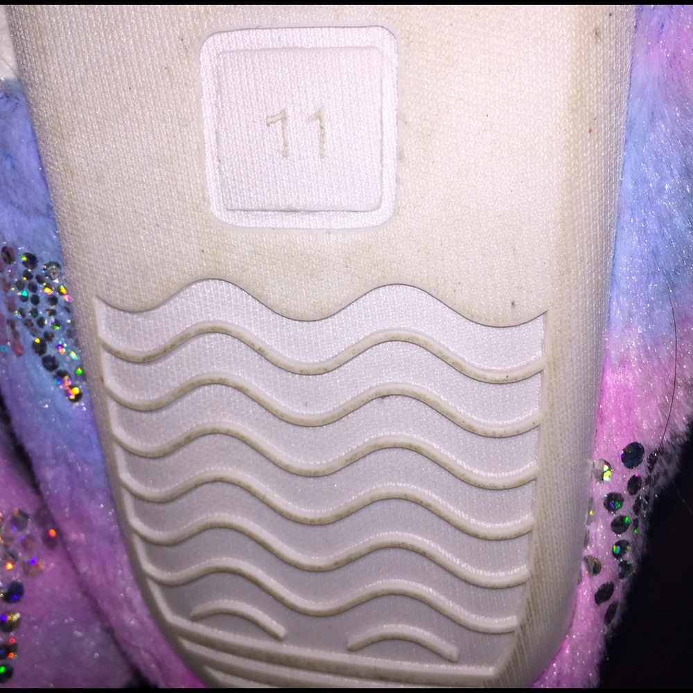 🦄Magical Unicorn White Pink Purple Fluffy Slippers🌸 11.5 Toddler - Picture 8 of 9